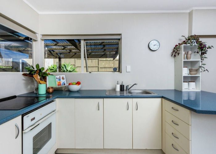  at 1/25 Mayall Avenue, Beach Haven, North Shore City, Auckland