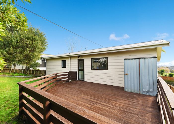  at 2/33 Lavelle Road, Henderson, Auckland