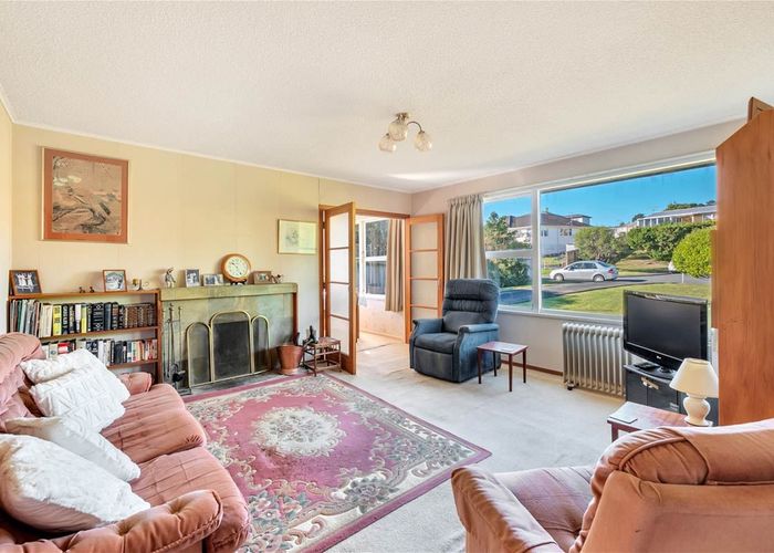 Free property data for 7 September Place, Forrest Hill, Auckland homes.co.nz