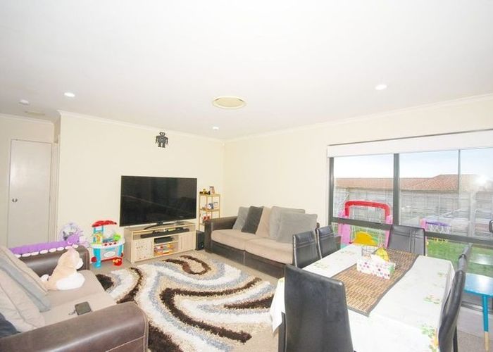  at 11 Carrick Glen Ave, Flat Bush, Manukau City, Auckland