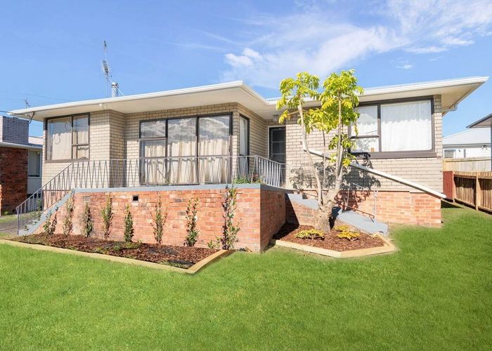  at 7 Cobham Crescent, Kelston, Waitakere City, Auckland
