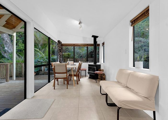  at 576C South Titirangi Road, Titirangi, Waitakere City, Auckland