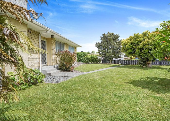  at 6 Dallas Place, Leamington, Cambridge