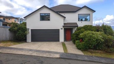  at 7 Forbes Lane, Newlands, Wellington