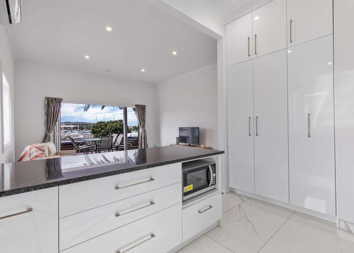  at 498 Evans Bay Parade, Hataitai, Wellington