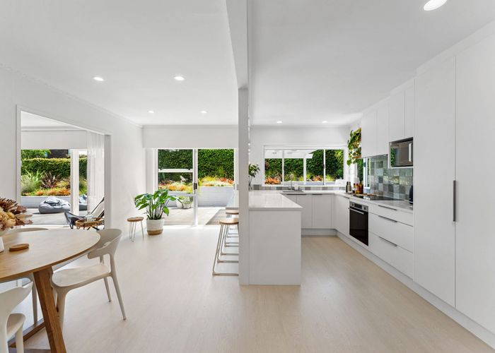  at 11 Seymour Road, Mellons Bay, Auckland