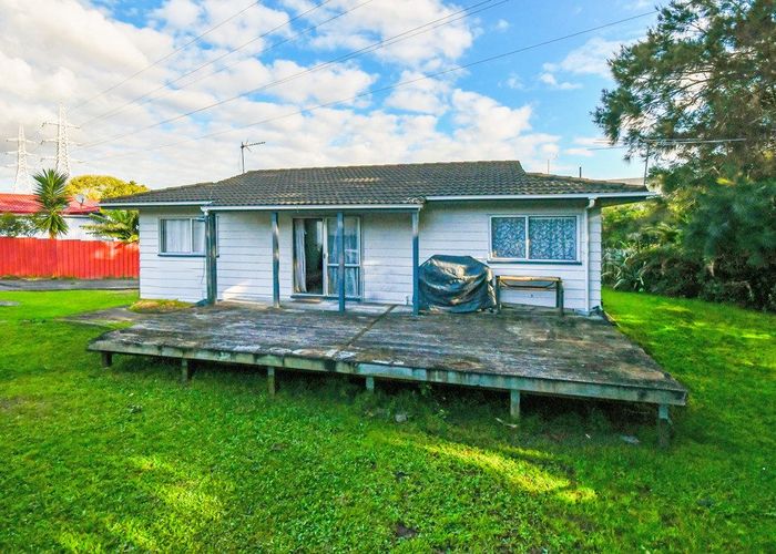  at 15 Jontue Place, Clover Park, Manukau City, Auckland