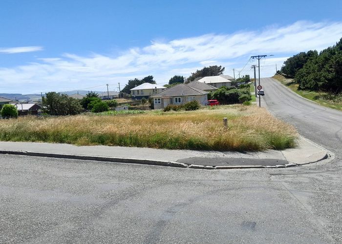  at 27 Flagstaff Road, Bluff
