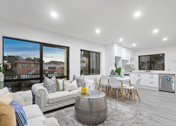  at 5/2 Cornwall Road, Mangere, Manukau City, Auckland