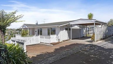  at 1/7 Colmar Road, Mellons Bay, Auckland