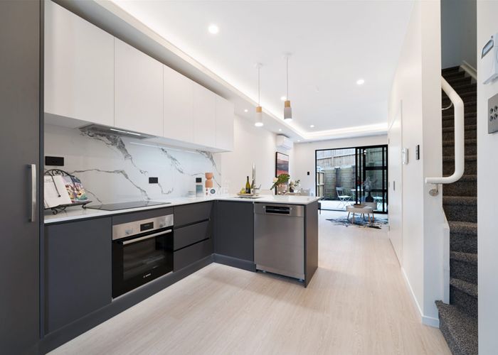  at 9/52 Newington Road, Henderson, Waitakere City, Auckland
