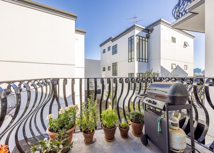  at 2C/30 Randolph Street, Newton, Auckland