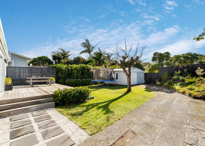  at 33 Kenneth Avenue, Sandringham, Auckland