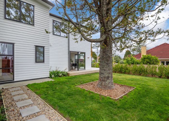  at 32 Swanson Road, Western Heights, Waitakere City, Auckland