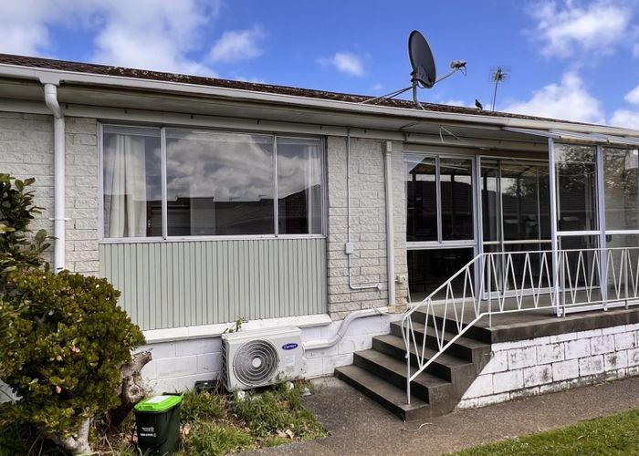  at 4/54 Seabrook Avenue, New Lynn, Waitakere City, Auckland