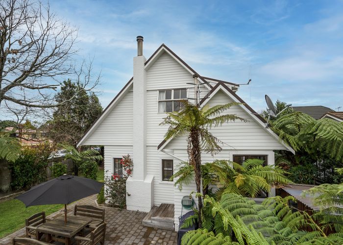  at 6 Centennial Drive, Hokowhitu, Palmerston North