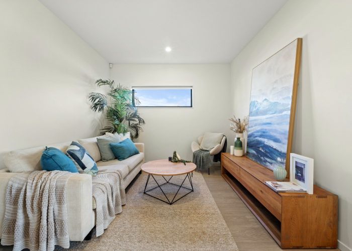  at 5/18 Paraone Crescent, Conifer Grove, Papakura, Auckland