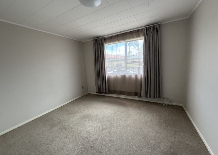  at 2/12 Chesley Place, Half Moon Bay, Manukau City, Auckland
