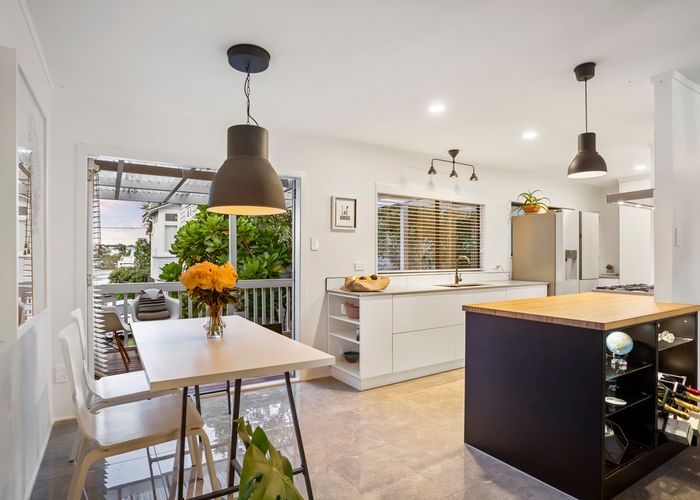  at 2/20 Bannerman Road, Western Springs, Auckland