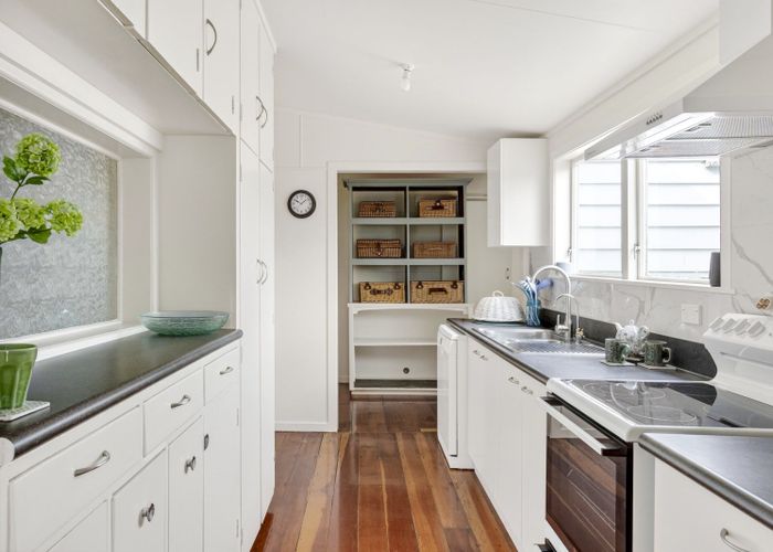  at 42 Moore Street, Cambridge, Waipa, Waikato