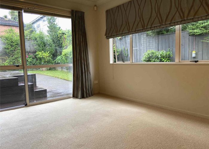  at 4/10 Ridge Road, Howick, Auckland