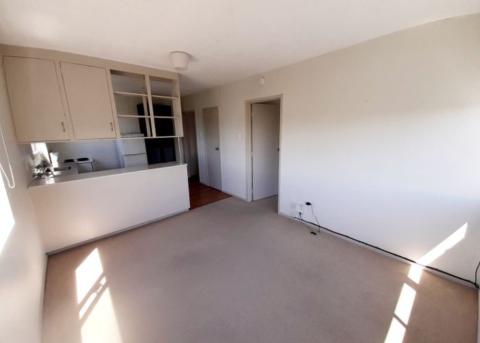  at 22/72 Kitchener Road, Milford, North Shore City, Auckland