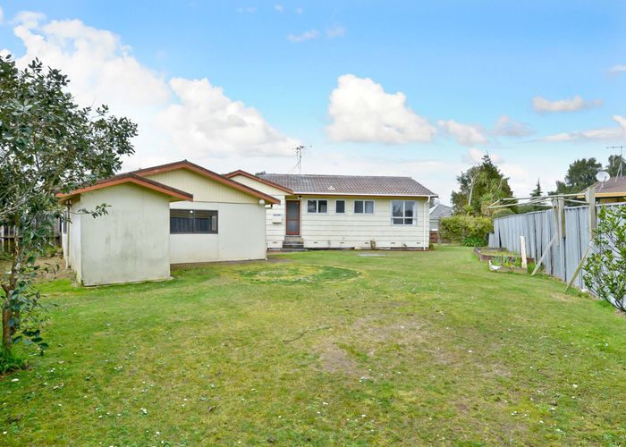  at 22 Hibiscus Avenue, Hamilton Lake, Hamilton