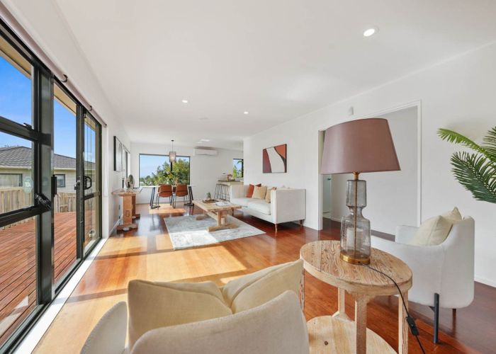  at 11 Breenagh Place, Massey, Waitakere City, Auckland