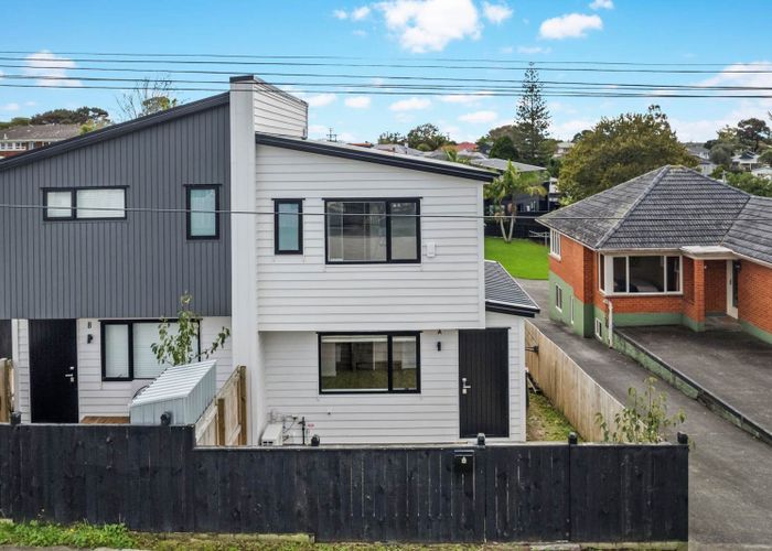  at 49A  Golf Road, New Lynn, Waitakere City, Auckland