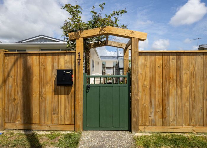  at 17 Longview Drive, Merrilands, New Plymouth