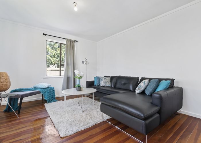  at 4 Waddell Avenue, Point England, Auckland