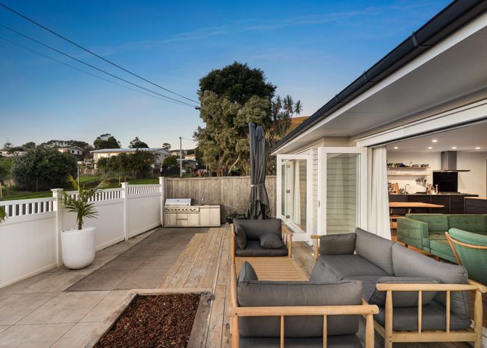 at 1/11 Ridgemount Rise, Mangere Bridge, Auckland