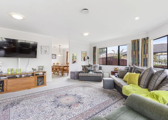  at 5 Lothian Brae, Wattle Downs, Auckland