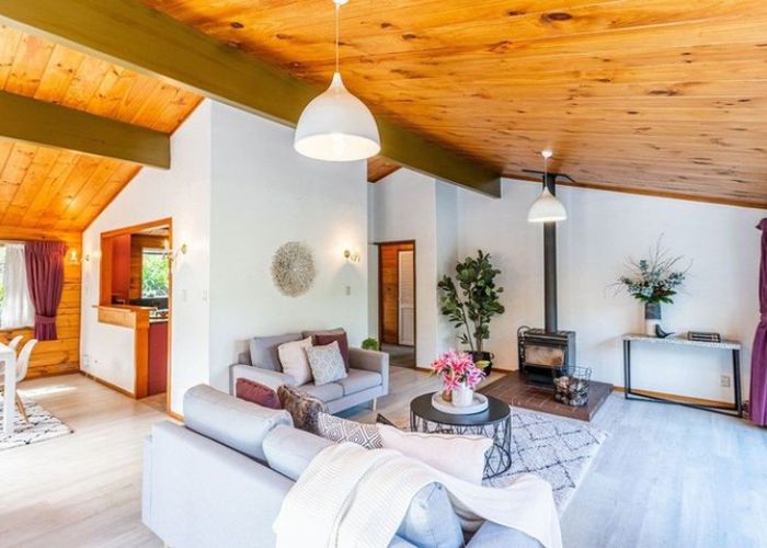  at 7 Miromiro Road, Normandale, Lower Hutt, Wellington