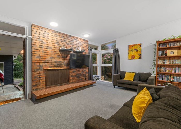  at 15  Bacot Place, Howick, Manukau City, Auckland