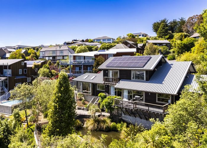  at 5 Amherst Place, Cashmere, Christchurch