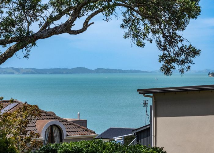  at 2 Glenoaks Rise, Mellons Bay, Manukau City, Auckland