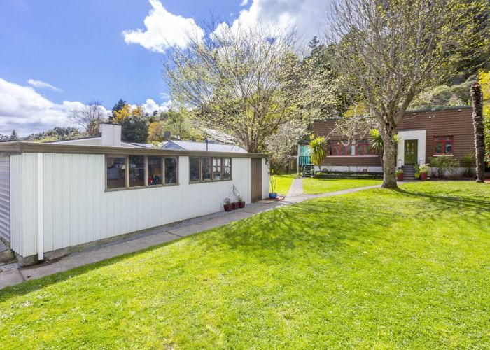  at 7 Elmslie Road, Pinehaven, Upper Hutt