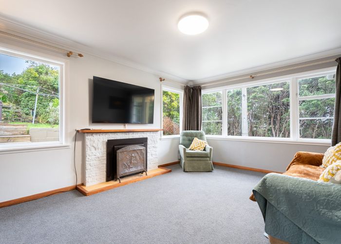 For sale 1 Rimu Street, Tawa, Wellington, Wellington homes.co.nz