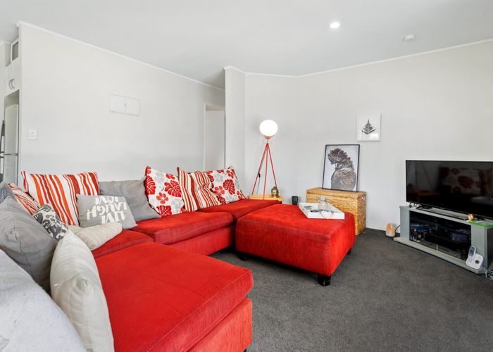  at 727a Te Atatu Rd, Te Atatu Peninsula, Waitakere City, Auckland