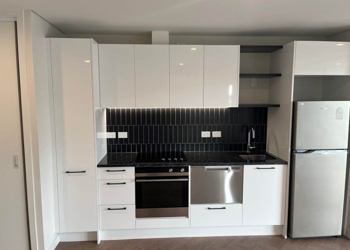  at 401/82 Jellicoe Road, Panmure, Auckland City, Auckland