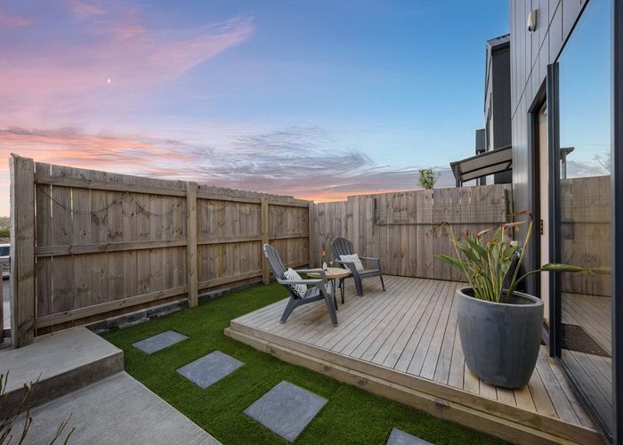  at 82 Tarapuka Road, Westgate, Auckland