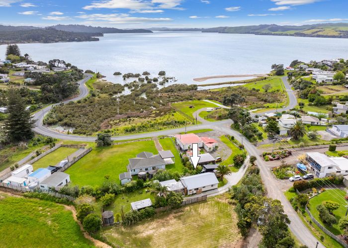  at 6 Sandy Beach Road, Tinopai