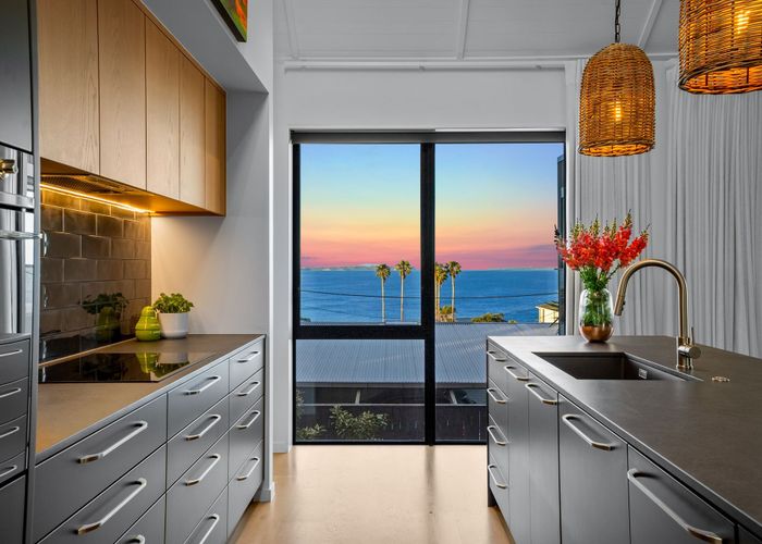  at 10 Vaughan Crescent, Murrays Bay, North Shore City, Auckland