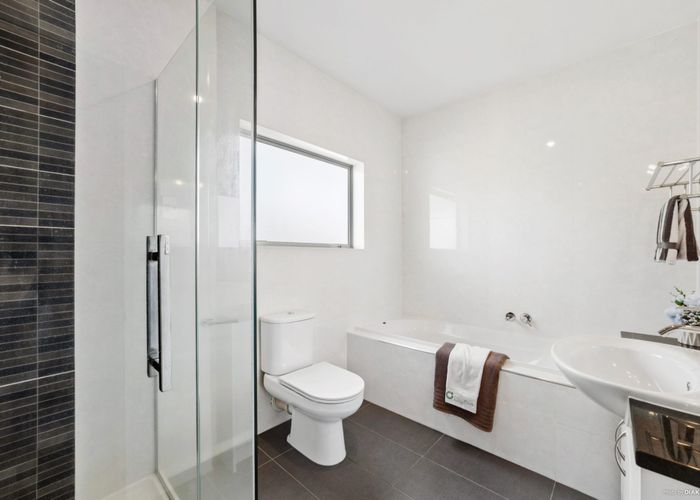  at 2/63 Pupuke Road, Hillcrest, North Shore City, Auckland