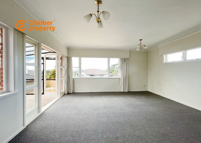  at 2 Crystal Ave, Glendene, Waitakere City, Auckland