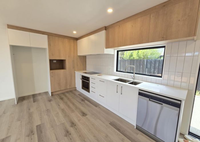  at 2/24 Shakespeare Road, Waltham, Christchurch City, Canterbury
