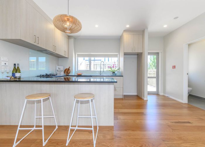  at 1/147 Albany Highway, Unsworth Heights, Auckland