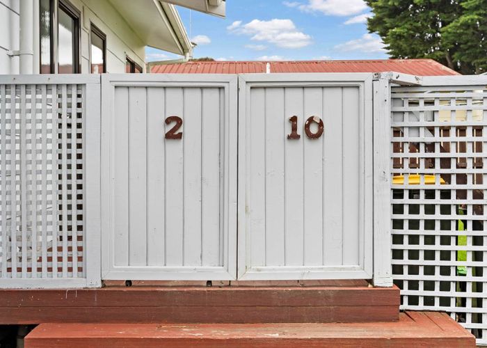  at 2/10 Trevor Hosken Drive, Wiri, Manukau City, Auckland