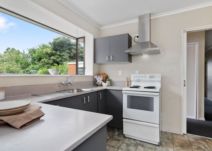  at 2/52 Truman Road, Bryndwr, Christchurch City, Canterbury